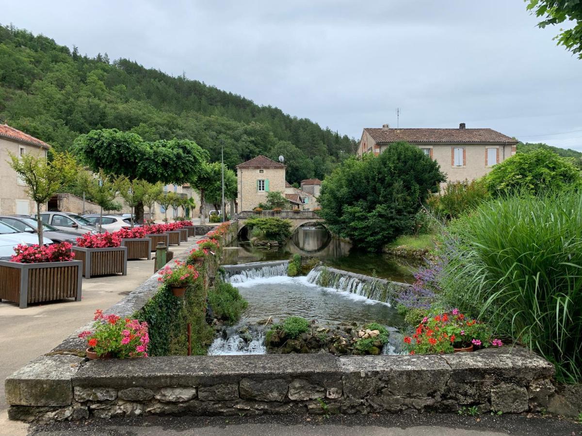 Spacious Apartment In A Charming, Tranquil Village Saint-Vincent-Rive-dʼOlt 외부 사진